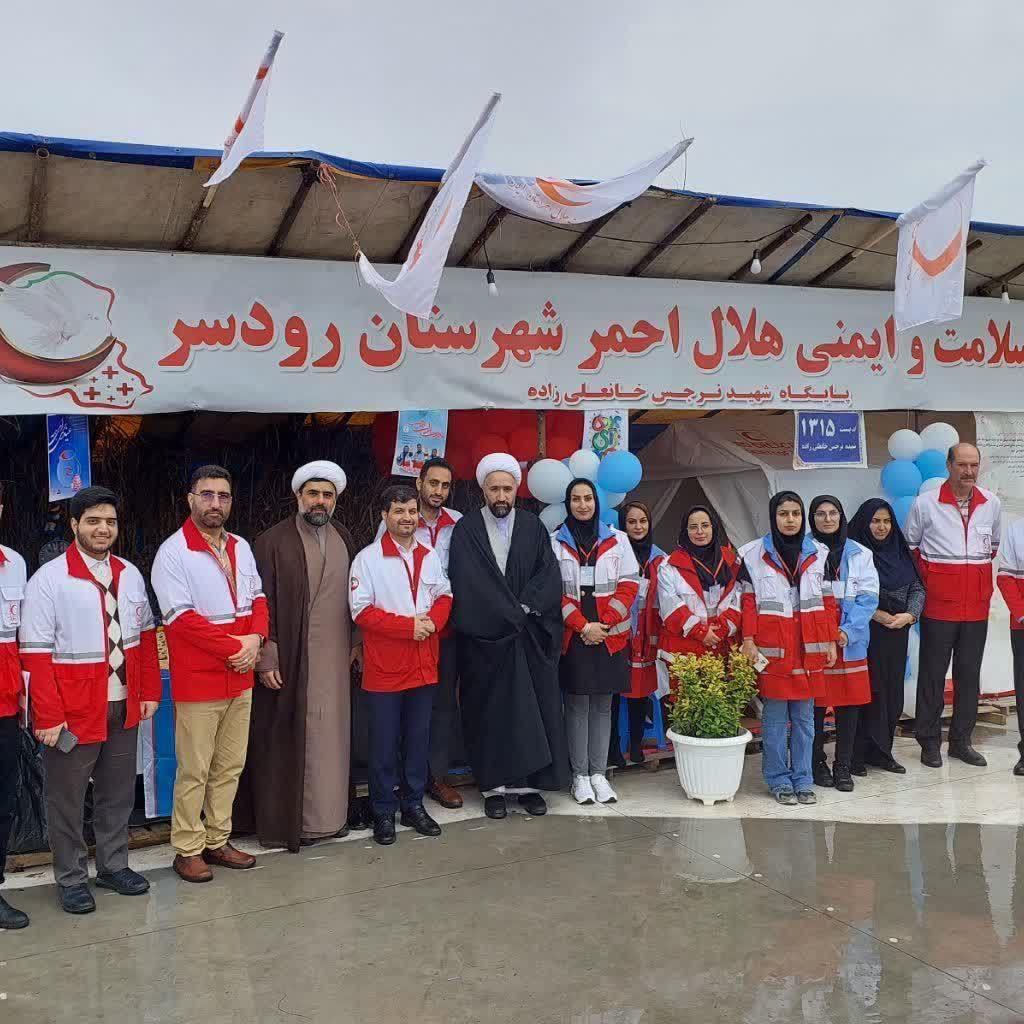 بازدید مسئولان دفاتر نمایندگی ولی فقیه در جمعیت هلال احمر از طرح‌ نوروزی