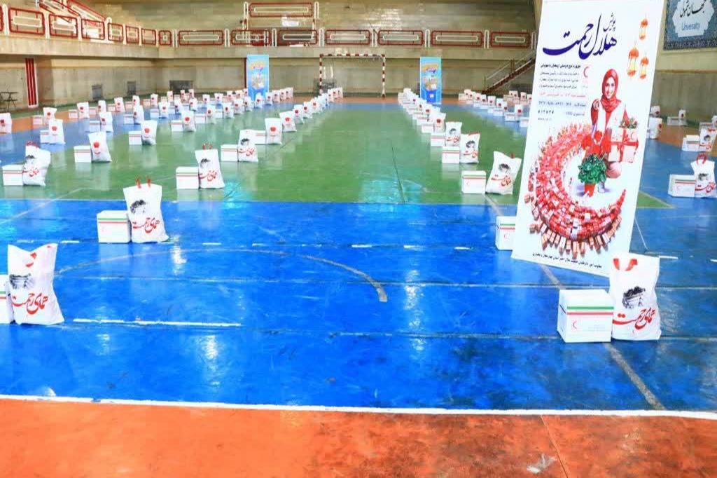 توزیع ۴۴۰۰ بسته معیشتی بین نیازمندان در چهارمحال و بختیاری