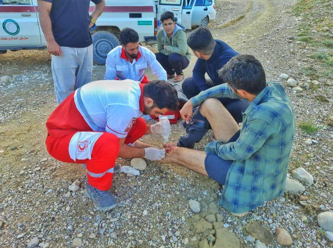 نجات ١٠ گردشگر در منطقه تفریحی غار زینگان ایلام