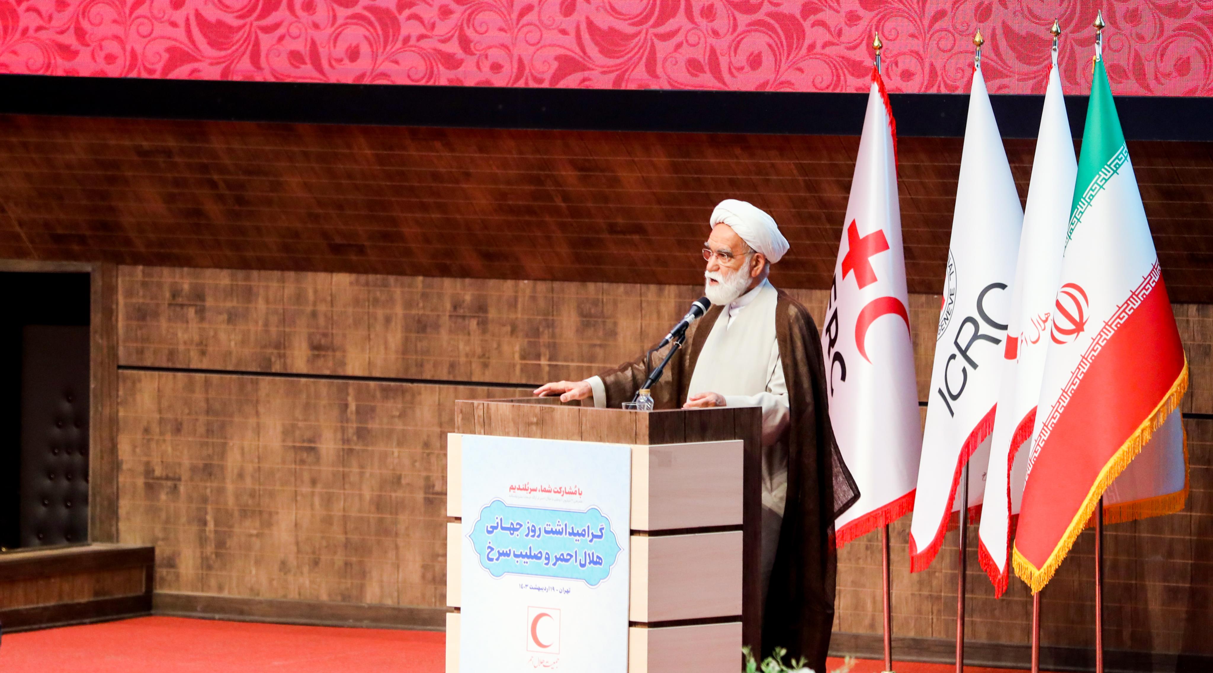امروز جمعیت هلال احمر بر پایه ارزش های انسانی، نماد خدمت به جامعه است