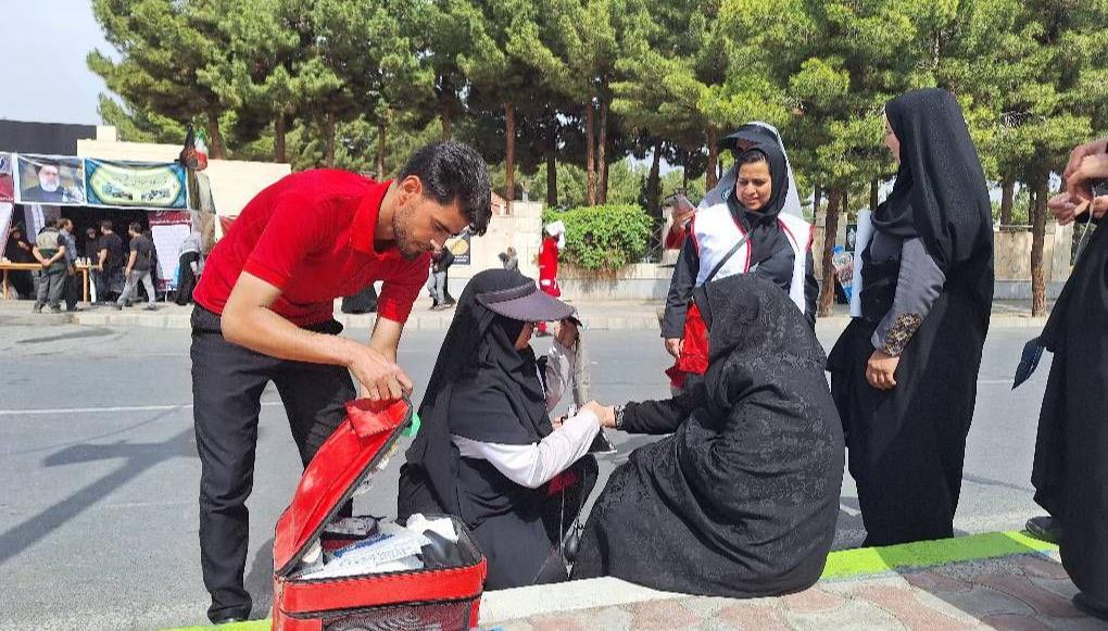 ارائه خدمات درمانی به بیش از ۵۹۰۰ نفر از عزاداران مراجعه‌کننده به پایگاه‌ها و مراکز درمانی هلال‌احمر در ۷ استان