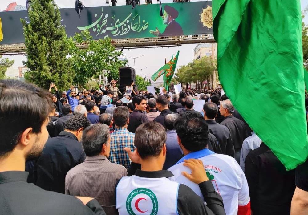 قدردانی باقرزاده نماینده مجلس از خدمات هلال‌احمر در مراسم تشییع پیکر شهدای خدمت