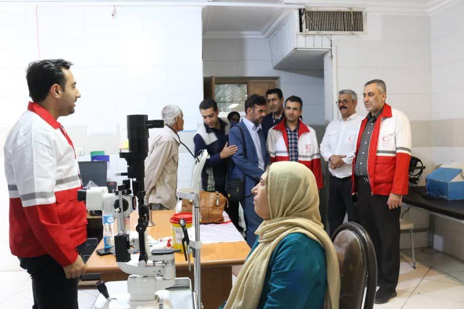 خدمت رسانی تیم کاروان سلامت هلال احمر شیراز به بیش از ۳۴۰ نفر
