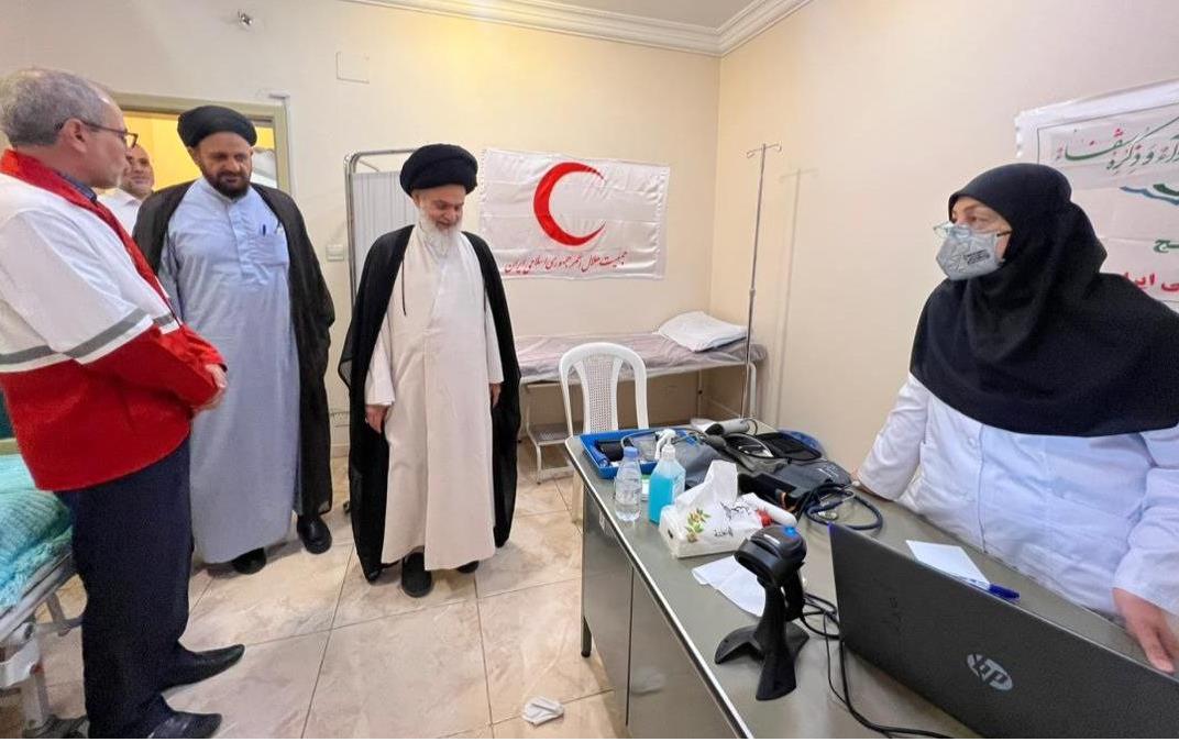 آیتالله حسینی بوشهری در بازدید از درمانگاههای هلالاحمر در مدینه منوره: فضای بسیار خوبی از همکاری در بخش درمان در مدینه حاکم است