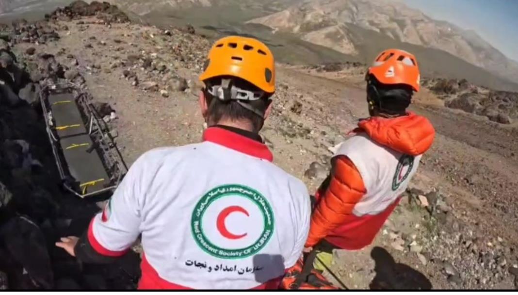 نجات جان کوهنورد سقوط کرده از ارتفاعات قله دماوند