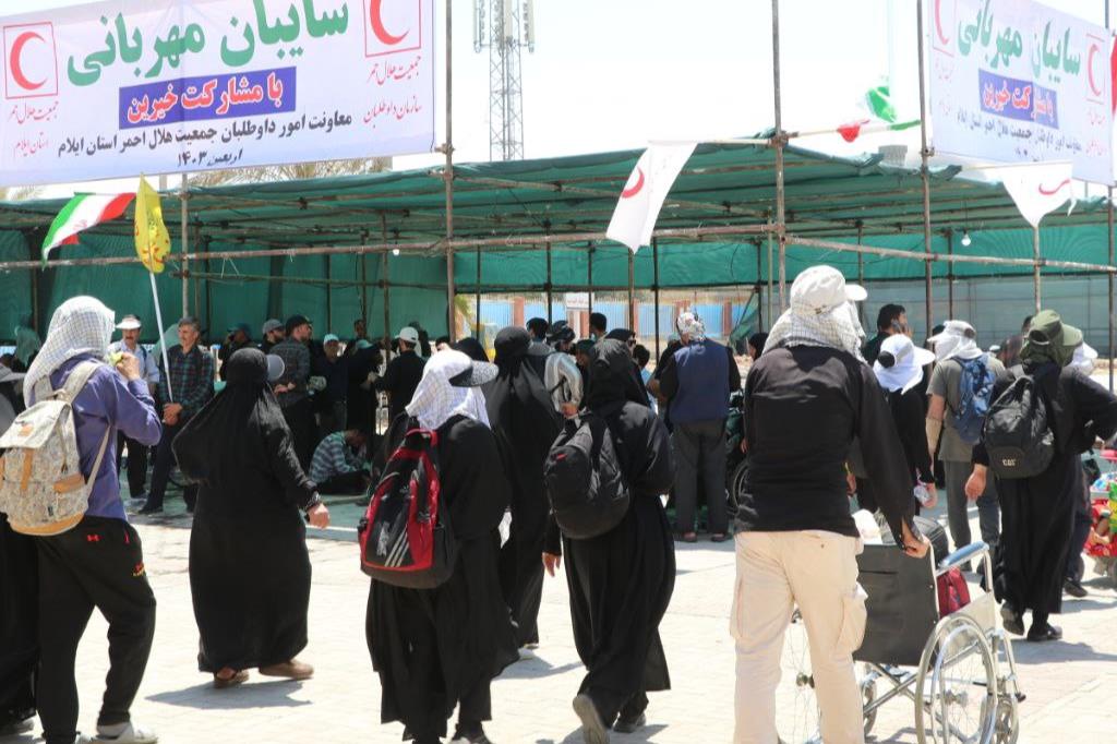 نصب ۴ هزار متر سایهبان در مرز مهران در قالب طرح سایه مهربانی