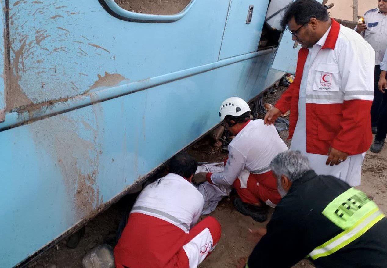 ١٨ مصدوم و ۶ جانباخته در حادثه واژگونی اتوبوس در سیستان و بلوچستان