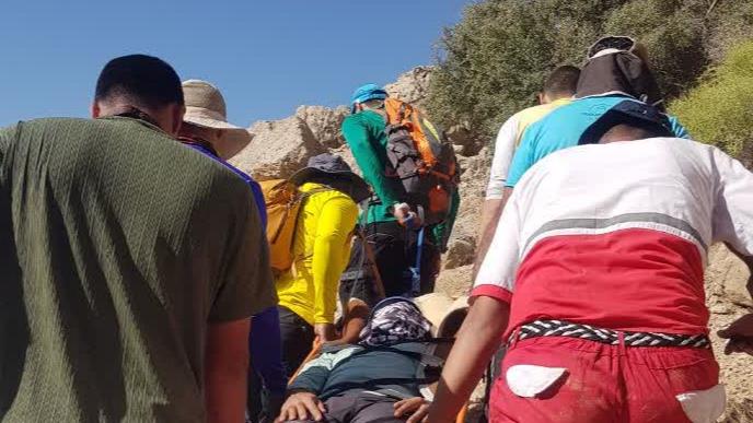 ۴۰ ساعت تلاش بی وقفه نجاتگران بروجنی برای نجات ۵ دره نورد