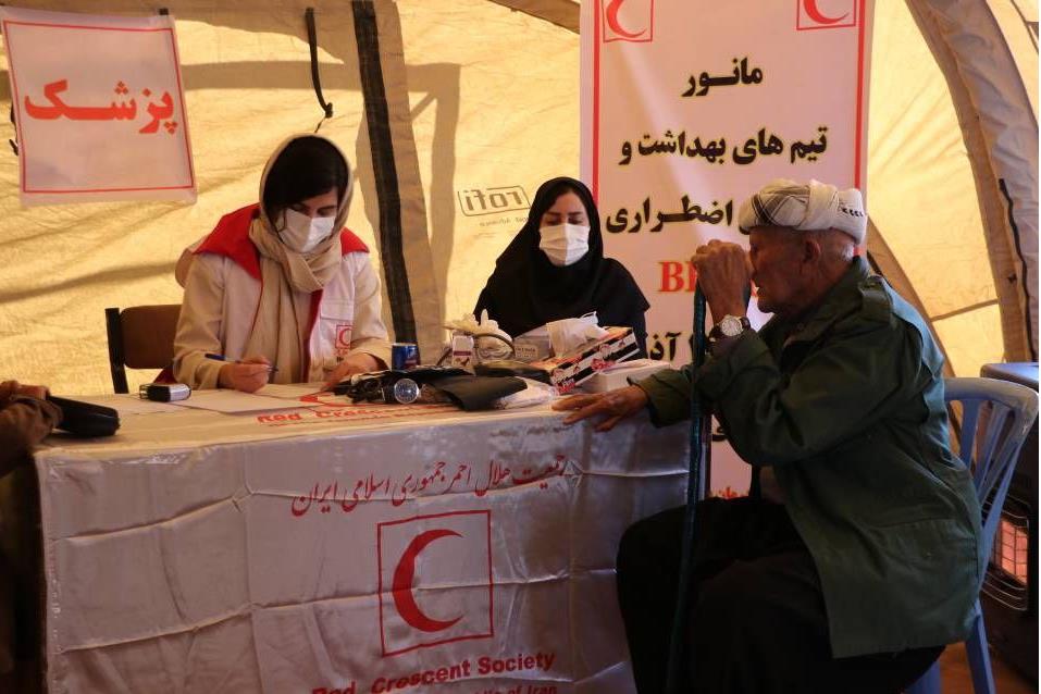 ۵۰۰ نفر از اهالی شهر مهر شهرستان ملکشاهی از خدمات رایگان کاروان سلامت برخوردار شدند