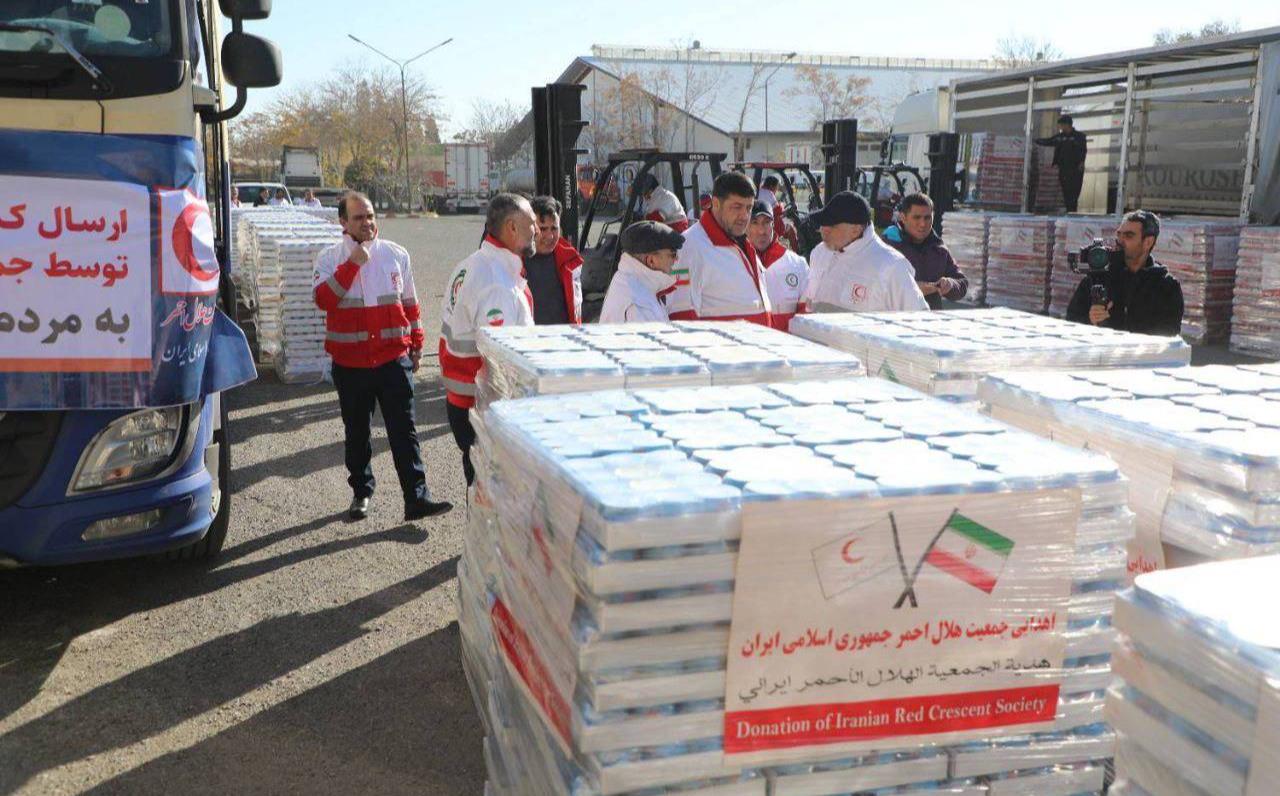 کمکهای مردمیبه لبنان با هماهنگی صلیب سرخ توزیع میشود