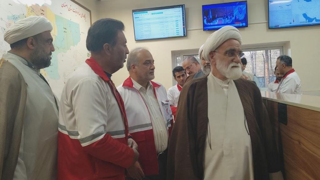 بازدید نماینده ولی فقیه در جمعیت هلالاحمر از مرکز کنترل و هماهنگی عملیات اضطراری اصفهان