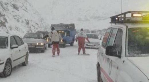 افزایش امدادرسانی امدادگران هلالاحمر به بیش از ۱۵۰۰ نفر از متاثرین برف و کولاک