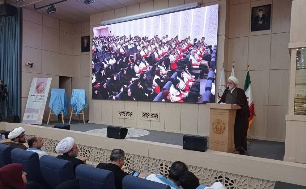 جوان یک سرمایه اجتماعی است که جامعه را به سمت تعالی و ترقی سوق میدهد