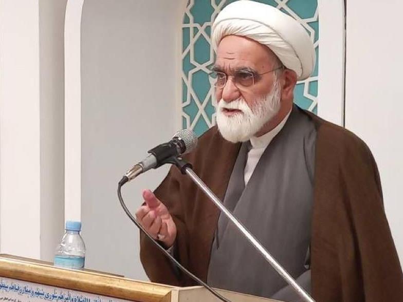 انقلاب اسلامی، نماد ایستادگی و احیاگر جامعه دینی در عصر کنونی است