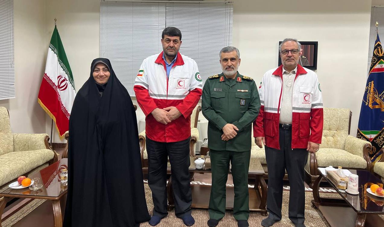 دیدار رئیس هلالاحمر با سردار حاجیزاده به مناسبت روز پاسدار