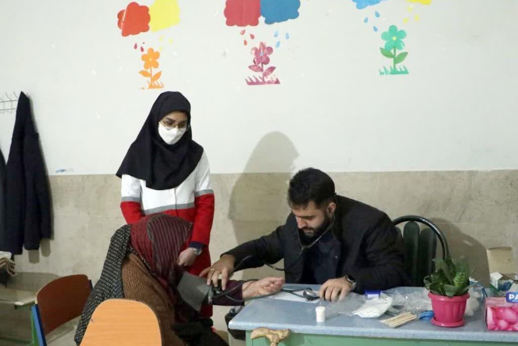 ارائه 900 خدمت بهداشتی و درمانی به اهالی شهرستان نیر