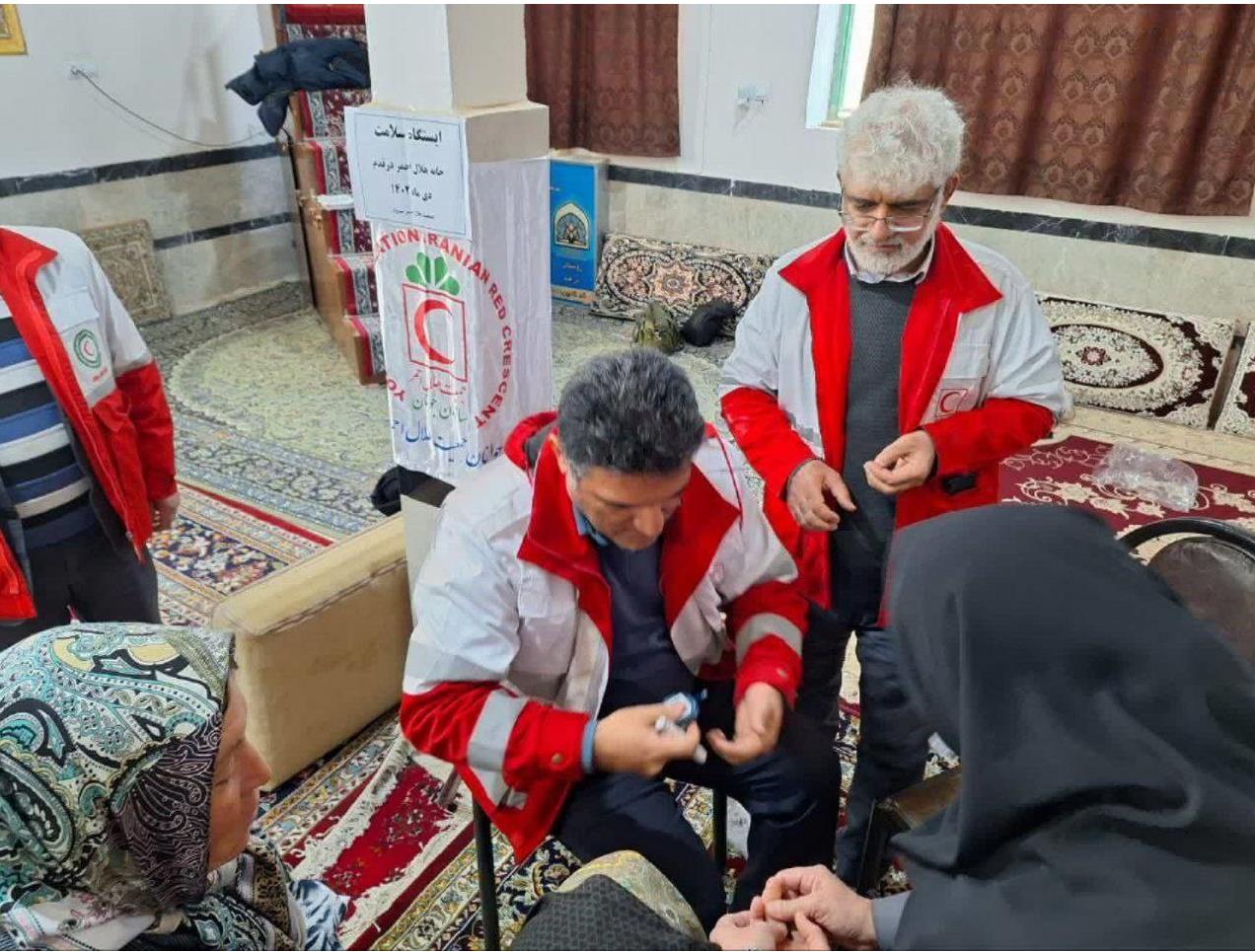 کاروان نذرخدمت هلالاحمر به ۵۰۰ نفر از روستائیان کلاله خدمات داد