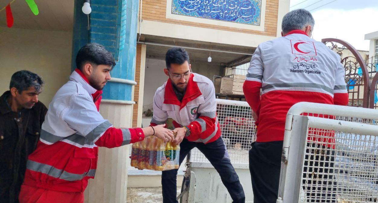 توزیع ۱۰ هزار بسته معیشتی در قالب پویش «هلال رحمت»
