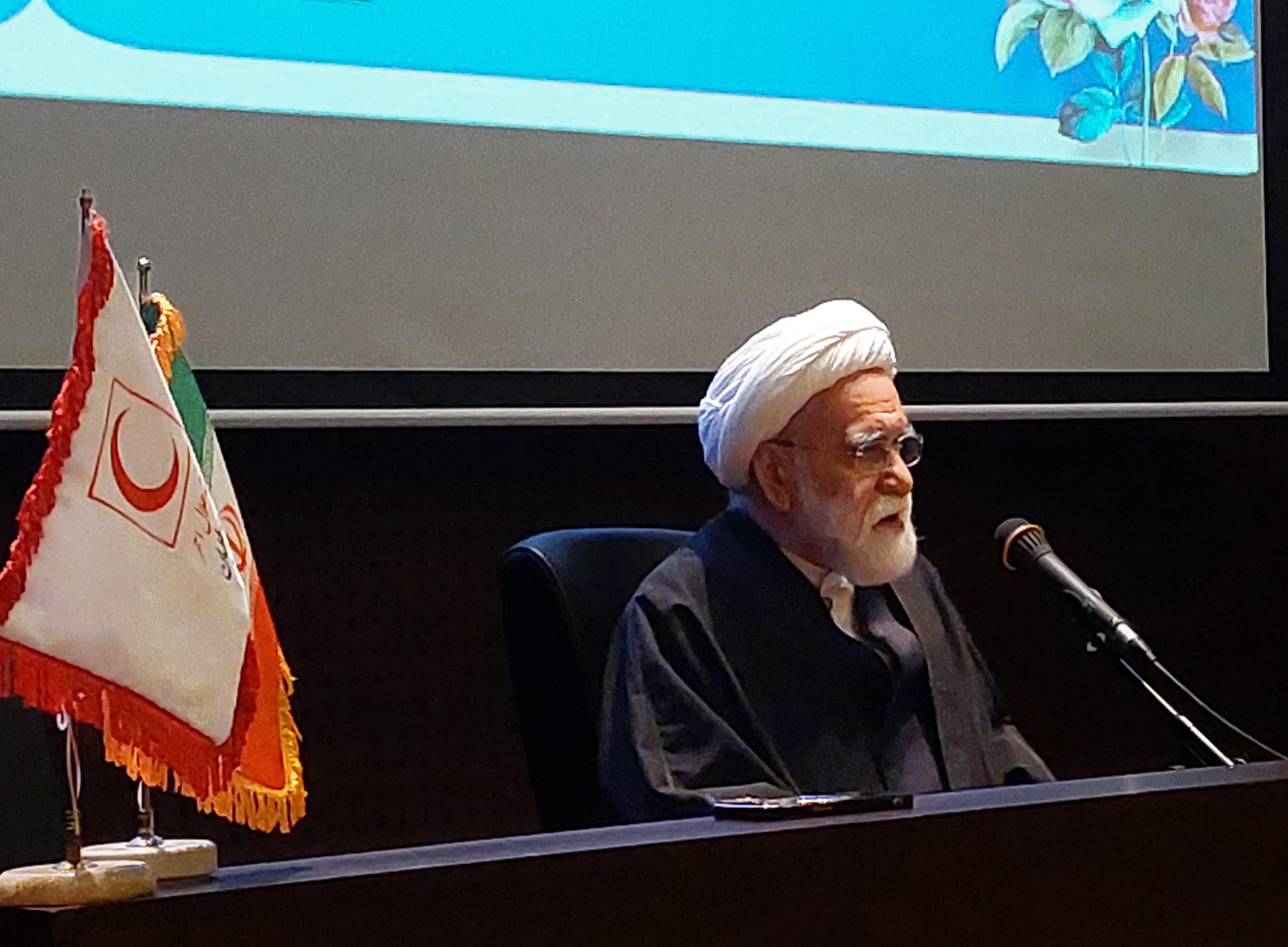 جامعه با بهرهگیری از معارف قرآنی و پیروی از ائمه اطهار میتواند به سمت تعالی و ترقی گام بردارد