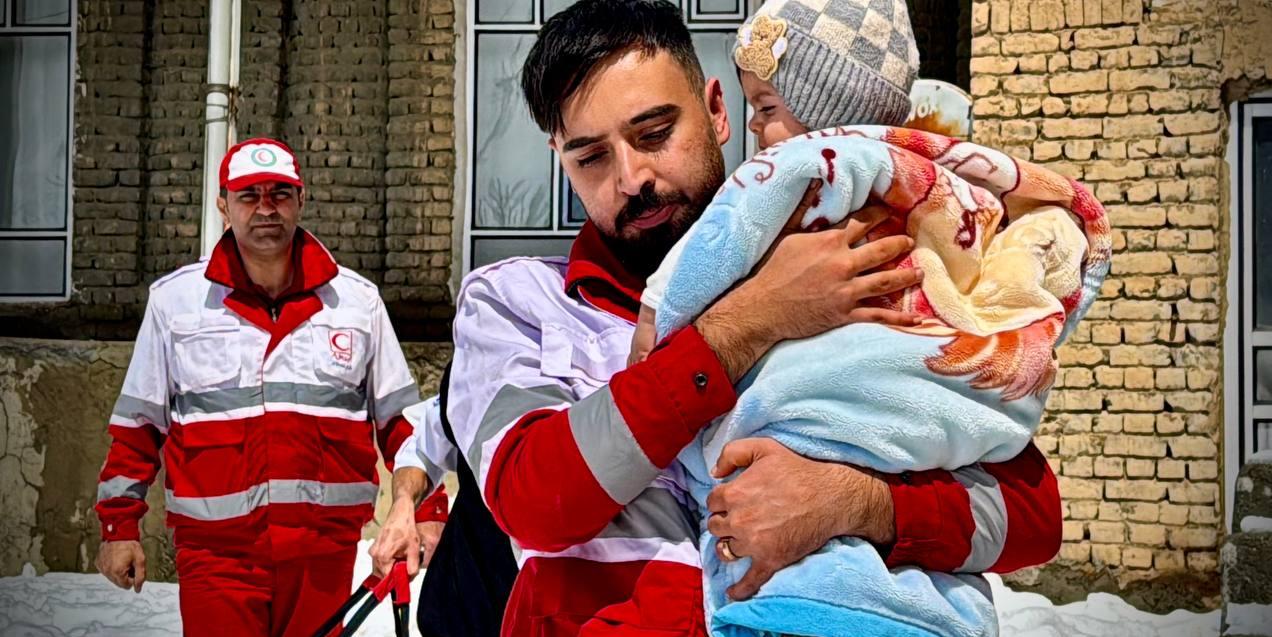 در ۲۶اُمین روز از بهار، نوزاد ۷ ماهه از دل برفهای چهارستون سلماس نجات یافت