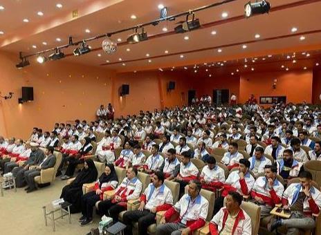 اولین کنگره دبیران منتخب کانونهای دانشجویی هلال احمر - بخش پسران در اصفهان