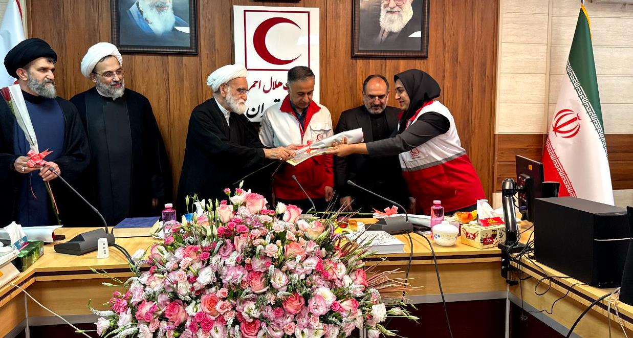 فداکاری، وظیفهشناسی و جانفشانی امدادگران جمعیت هلال احمر در دفاع ملی-دینی قابل توصیف نیست