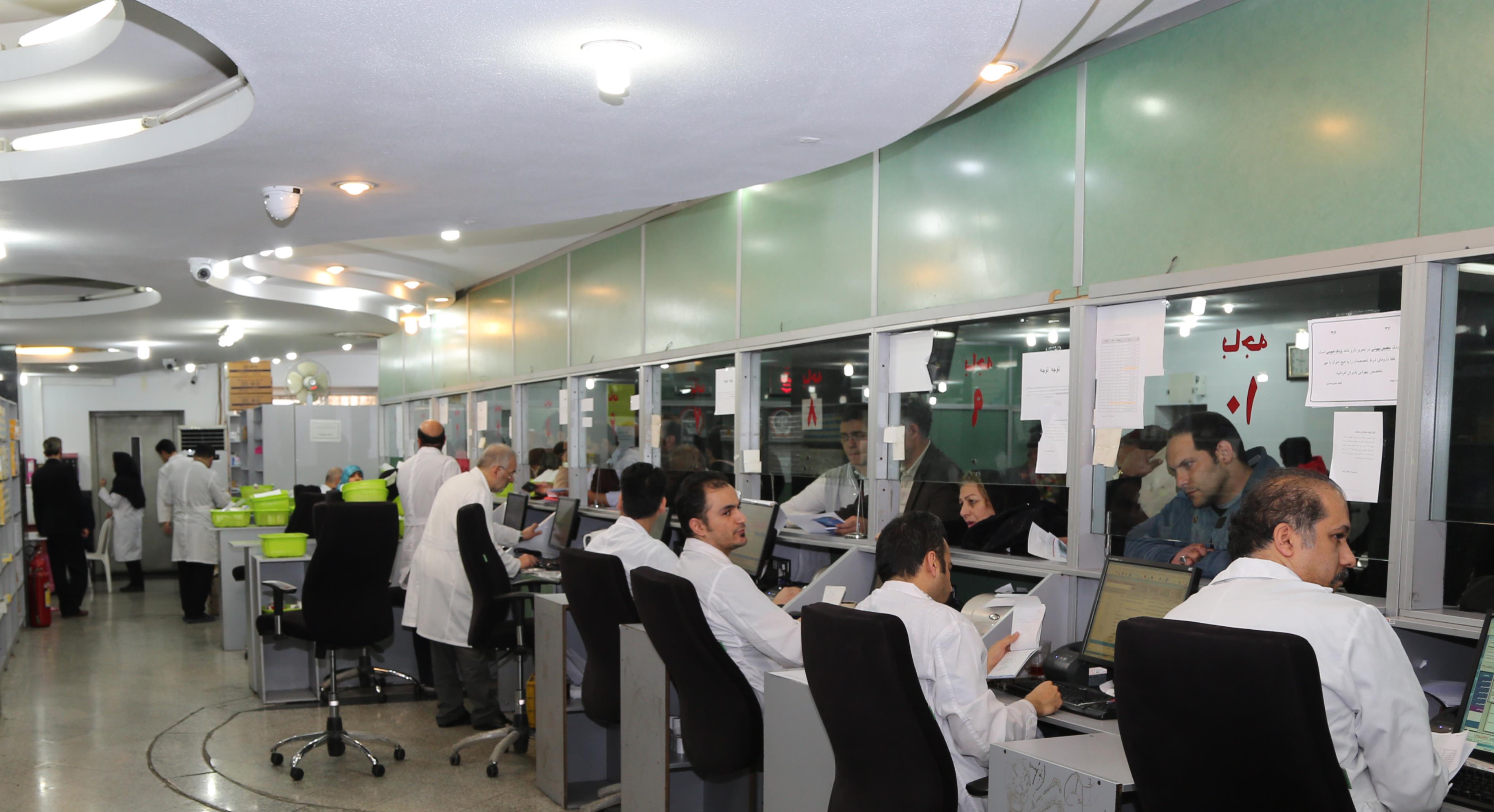 رشد 13 درصدی پذیرش نسخه در داروخانههای هلال احمر