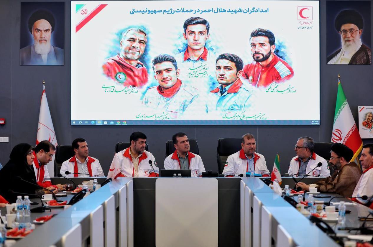 بازدید معاون فناوری ریاست جمهوری از مرکز هوشمند رصد اطلاعات هلالاحمر/ هوش مصنوعی در خدمت امدادونجات هلالاحمر قرار میگیرد
