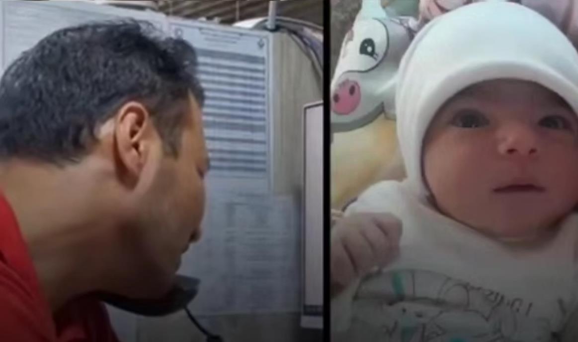 لحظات نفسگیر نجات نوزاد ۴۰ روزه توسط اپراتور هلالاحمر مشهد+فیلم