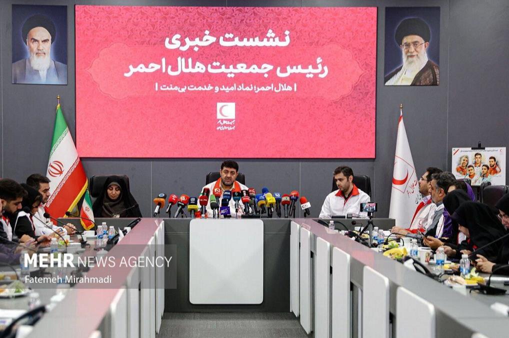 فداکاری و تلاش بی‌وقفه هلال‌احمر در نجات جان مردم / افزایش ظرفیت‌ها و تجهیزات امدادی+فیلم