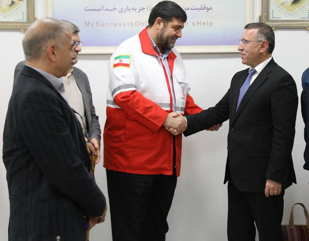آغاز همکاریهای جدید ایران و ارمنستان در حوزه سلامت و انساندوستی/ آمادگی هلالاحمر ایران برای ایجاد مرکز درمانی مشترک و تولید اندام مصنوعی در ایروان