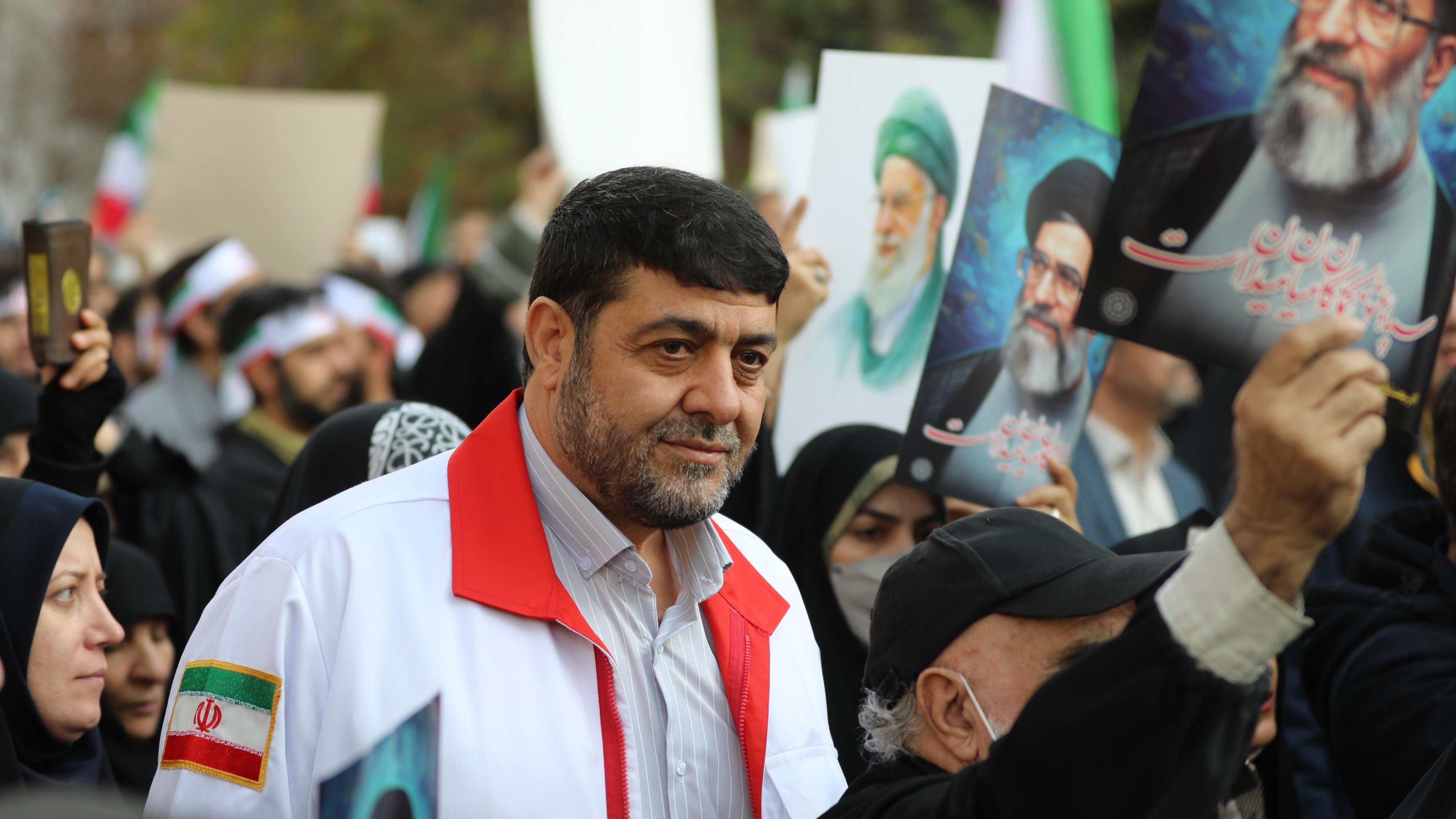 حضور رئیس هلالاحمر در راهپیمایی «اتحاد مقدس ایرانیان» و محکومیت جنایات اغتشاشگران در روزهای اخیر