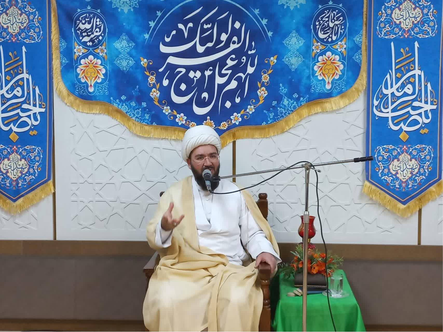 برگزاری مراسم جشن نیمه شعبان در جمعیت هلال احمر