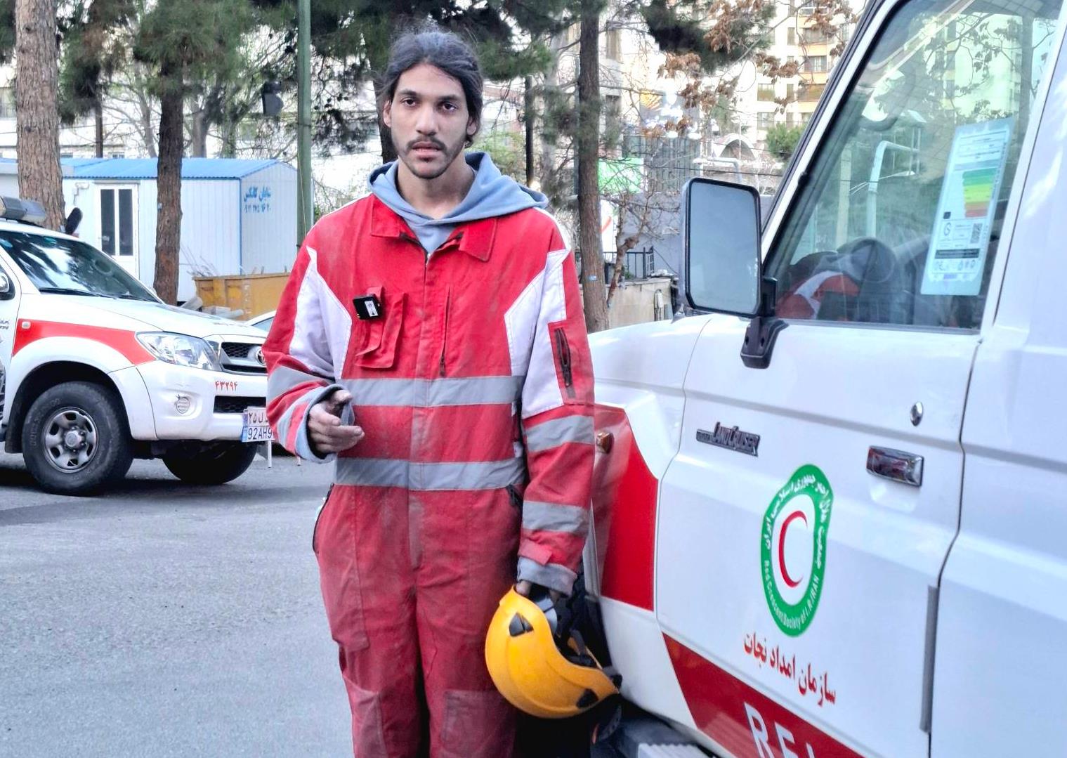 از خانهای با دو دختر زخمی تا پشتبامیپرخطر/ وقتی دانشجوی پزشکی در میدان جنگ ماند تا امدادگر هلال احمر باشد
