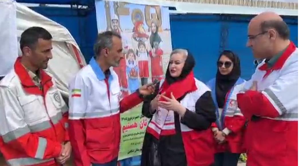 نعیمه نظامدوست در کنار داوطلبان و جوانان هلالاحمر تنکابن به پویش جبهه مردمی ایران ما پیوست/ فیلم