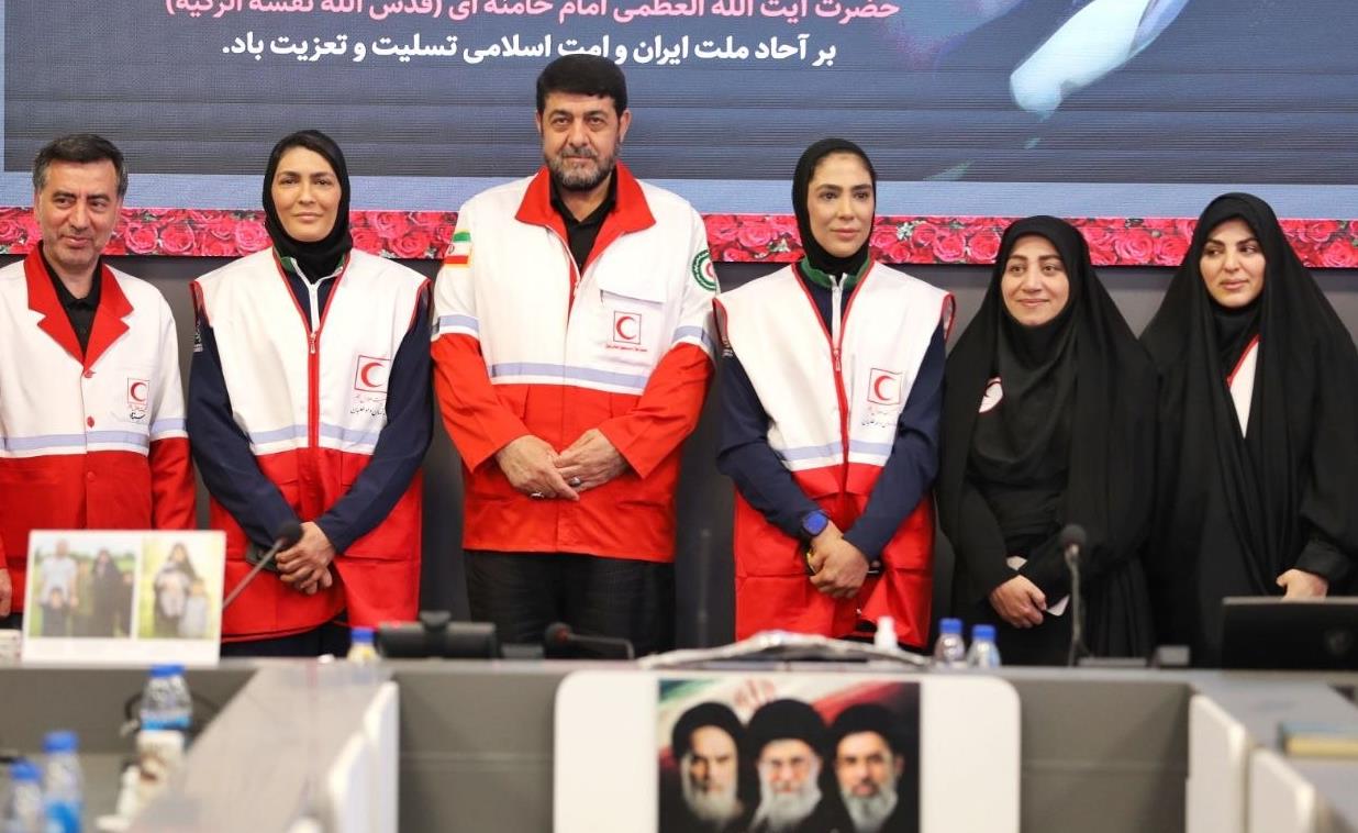 حضور و خدماترسانی بانوان هلالاحمری زیر آتش جنگ؛ از هماهنگیهای بینالمللی تا حمایت روانی مردم در صحنههای امدادرسانی