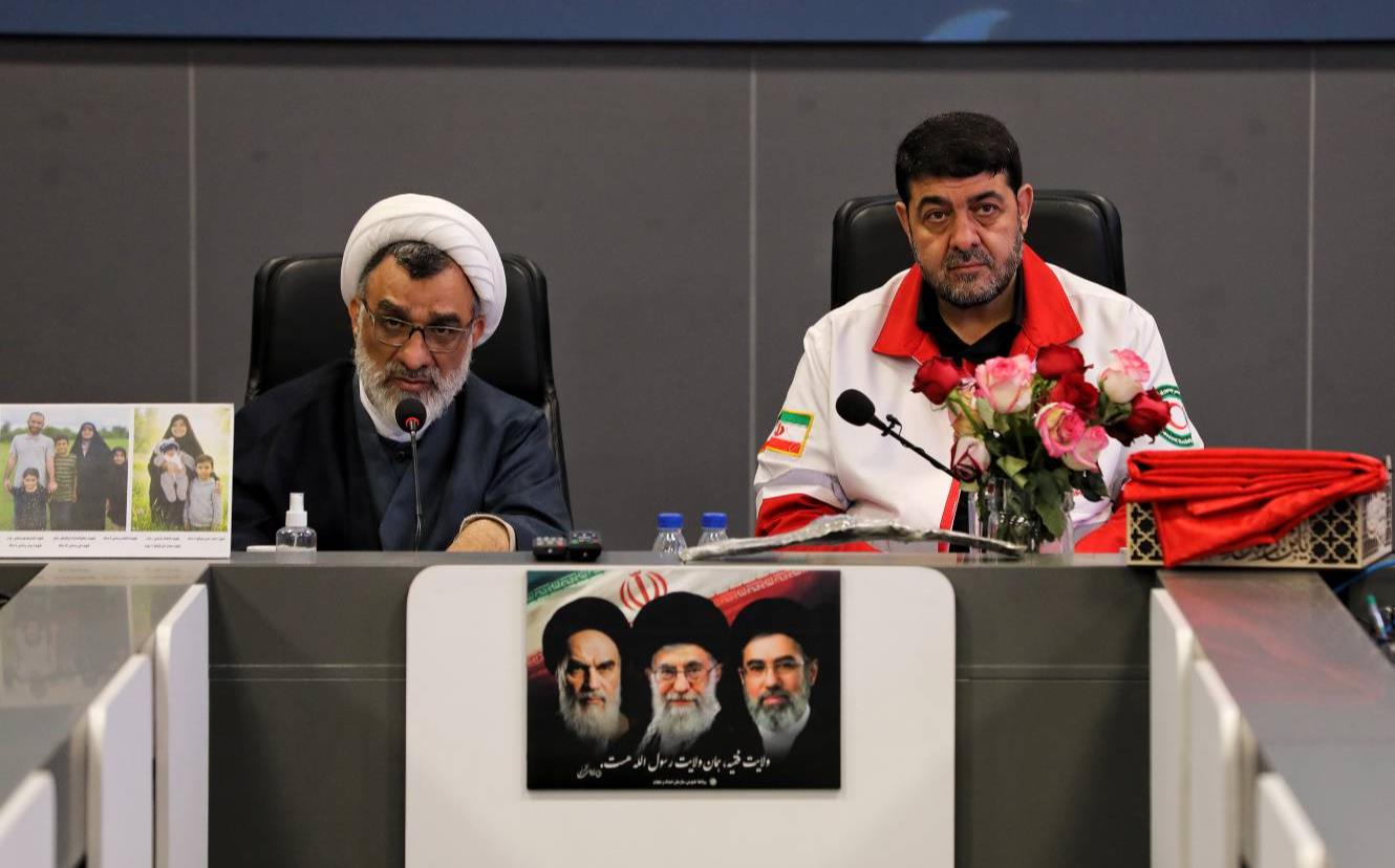 پیشنهاد دبیر شورای عالی انقلاب فرهنگی: از رشادتهای امدادگران در جنگ رمضان فیلم و سریال بسازید