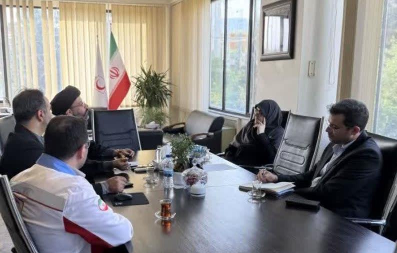دیدار سخنگوی دولت با رئیس سازمان جوانان هلال‌احمر/ مهاجرانی: روحیه جهادی در میان نسل جوان هلال‌احمر جاری است