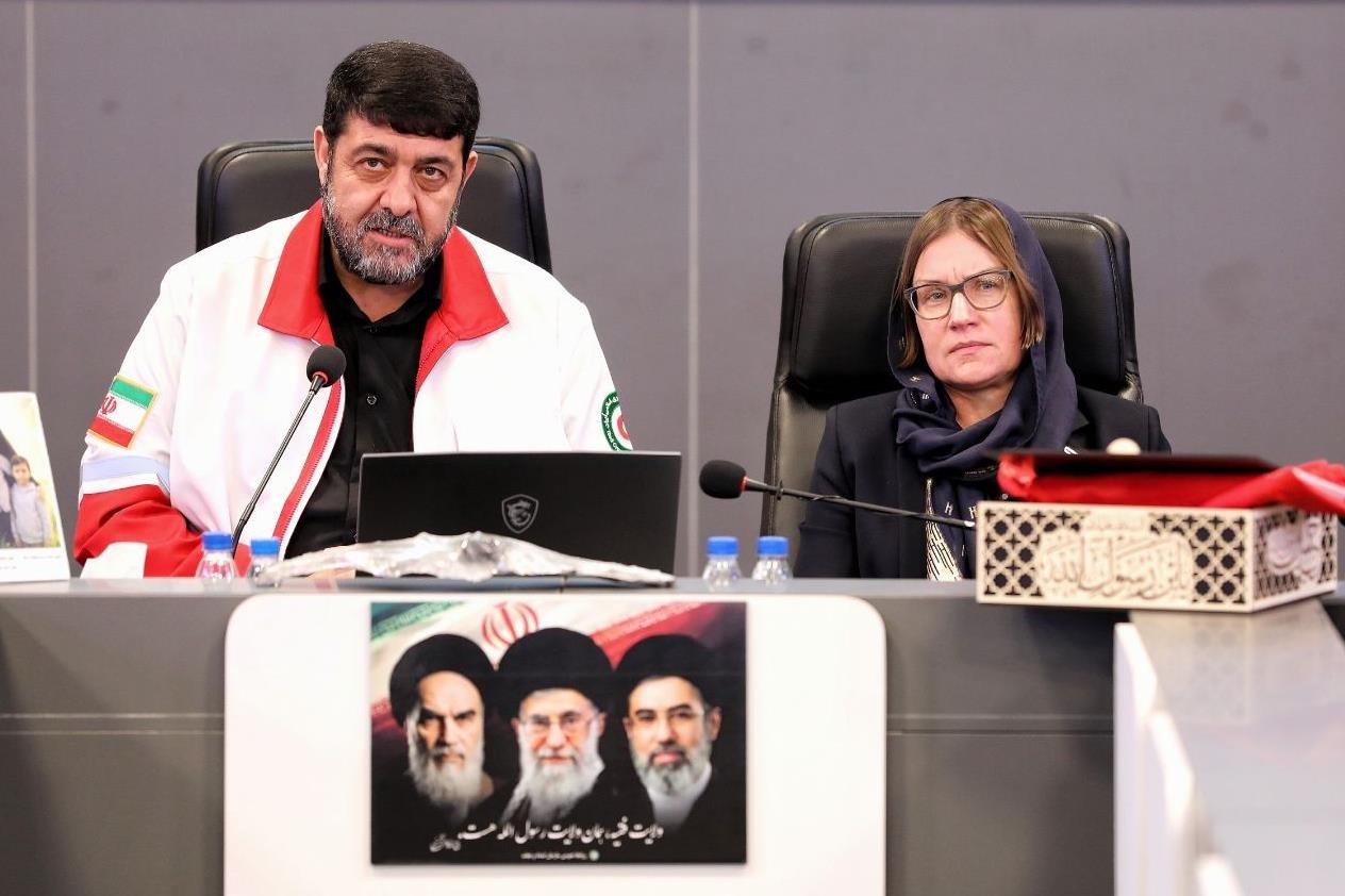 دیدار رئیس کمیته بین‌المللی صلیب سرخ با دکتر کولیوند/ قدردانی از خدمات هلال‌احمر ایران در جنگ و تأکید بر تقویت همکاری‌های بشردوستانه