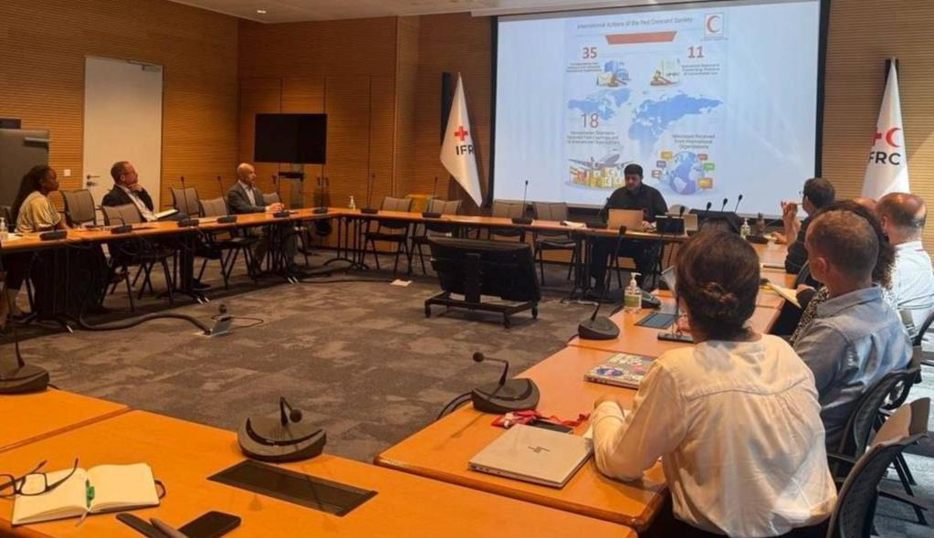 در سفر رئیس جمعیت هلال‌احمر به ژنو چه گذشت؟/ از تقدیر جهانی از امدادگران ایرانی تا گشایش‌های جدید در دیپلماسی بشردوستانه