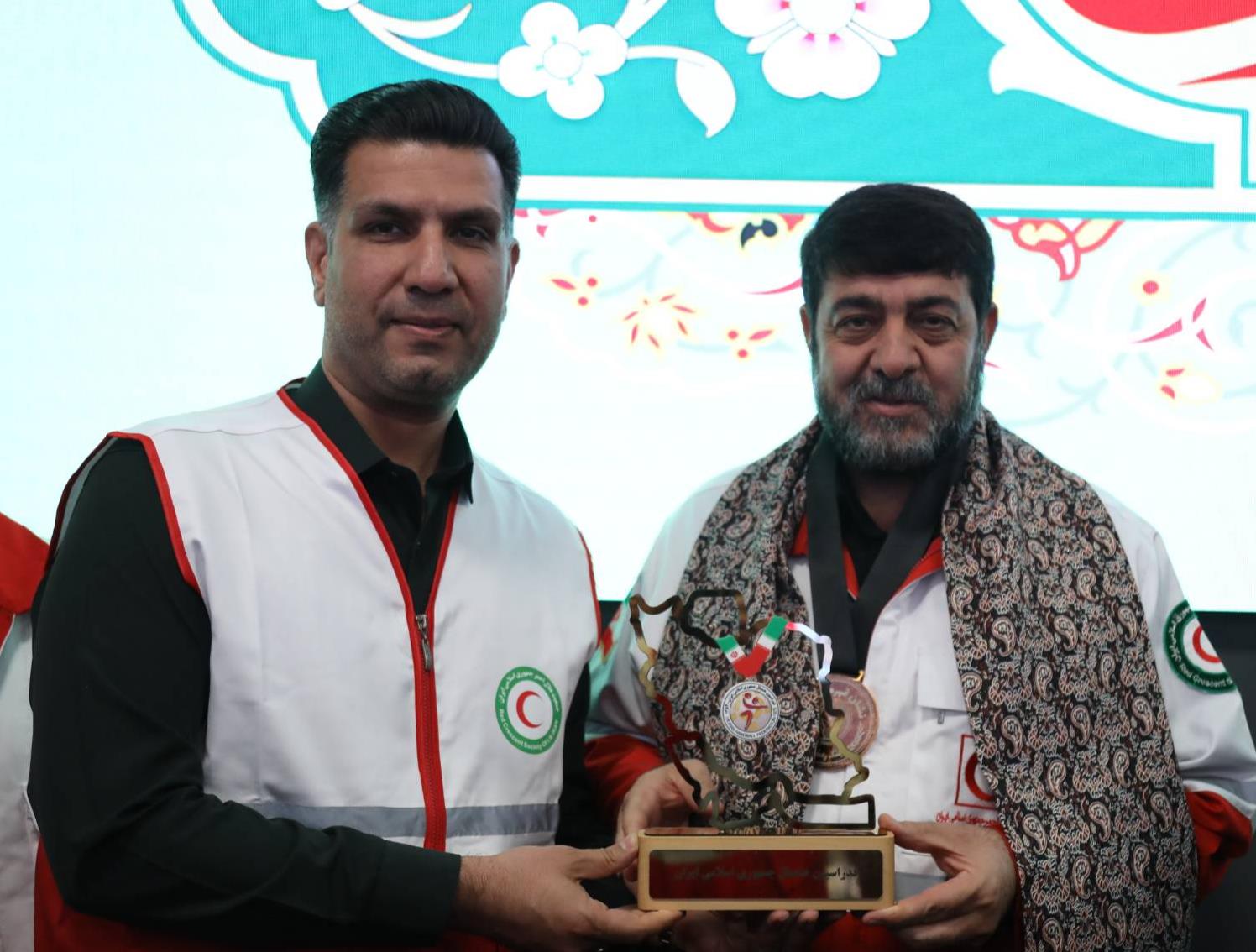 حضور روسای فدراسیون‌های ورزشی در هلال‌احمر و قدردانی از خدمات این جمعیت در جنگ تحمیلی