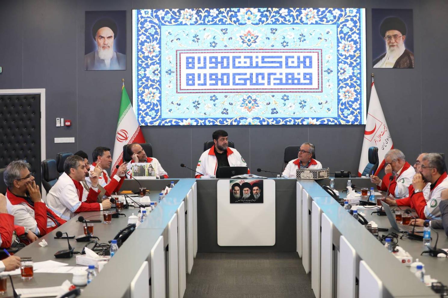 تأکید رئیس جمعیت هلال‌احمر بر پرداخت به‌موقع مطالبات و تکریم عملی امدادگران